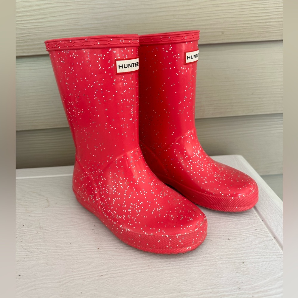 Hunter kids’ pink glitter rainboots